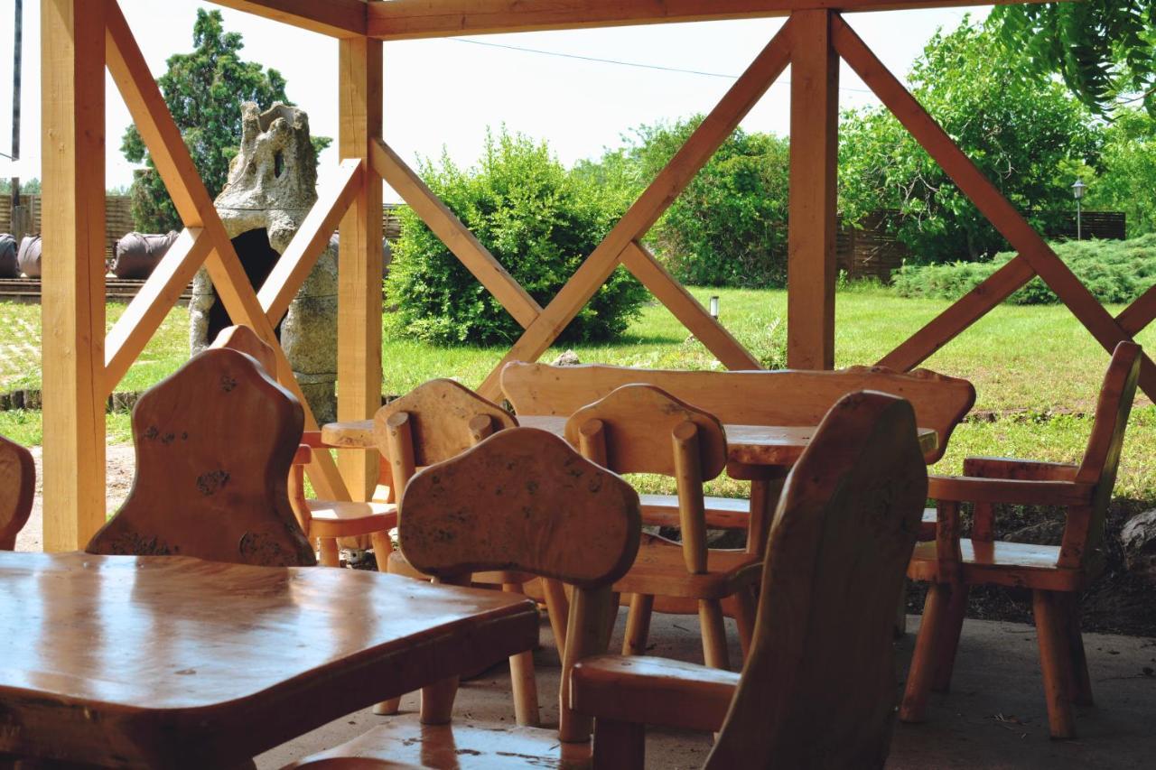 Bed and Breakfast Matko Airport Es Elmenykoezpont Экстерьер фото